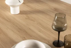 Esstisch Nary - verbindet modernes Design mit zeitloser Eleganz