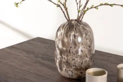 Esstisch Nary - verbindet modernes Design mit zeitloser Eleganz