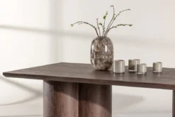 Esstisch Nary - verbindet modernes Design mit zeitloser Eleganz