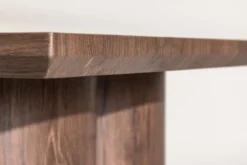 Esstisch Nary - verbindet modernes Design mit zeitloser Eleganz
