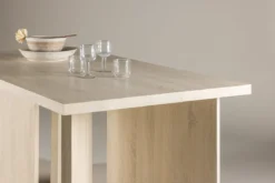 Esstisch Nuvira - ein rechteckiger Tisch für Familie und Freunde