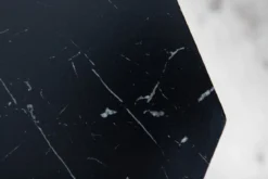 Esstisch Orani - ruht auf einem robusten Rahmen, der Stabilität und Design vereint