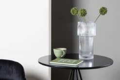 Esstisch Rimu - vereint modernes Design mit durchdachten Details