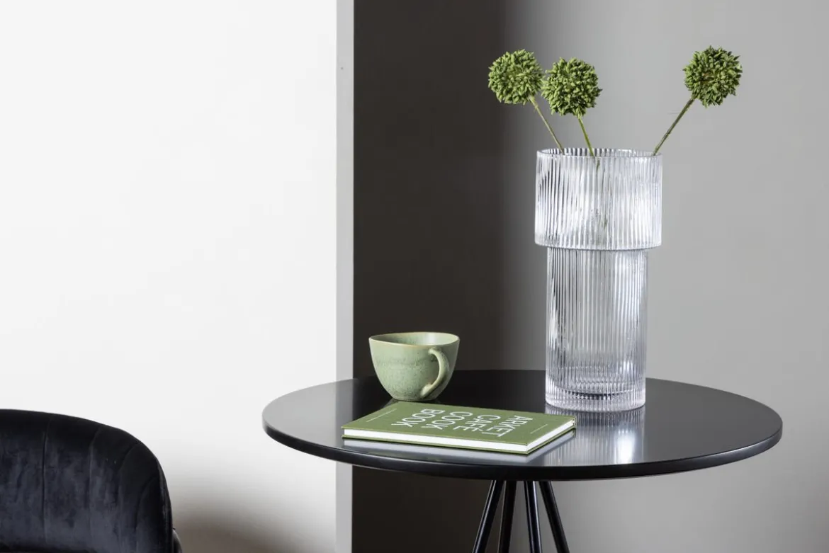 Esstisch Rimu - vereint modernes Design mit durchdachten Details