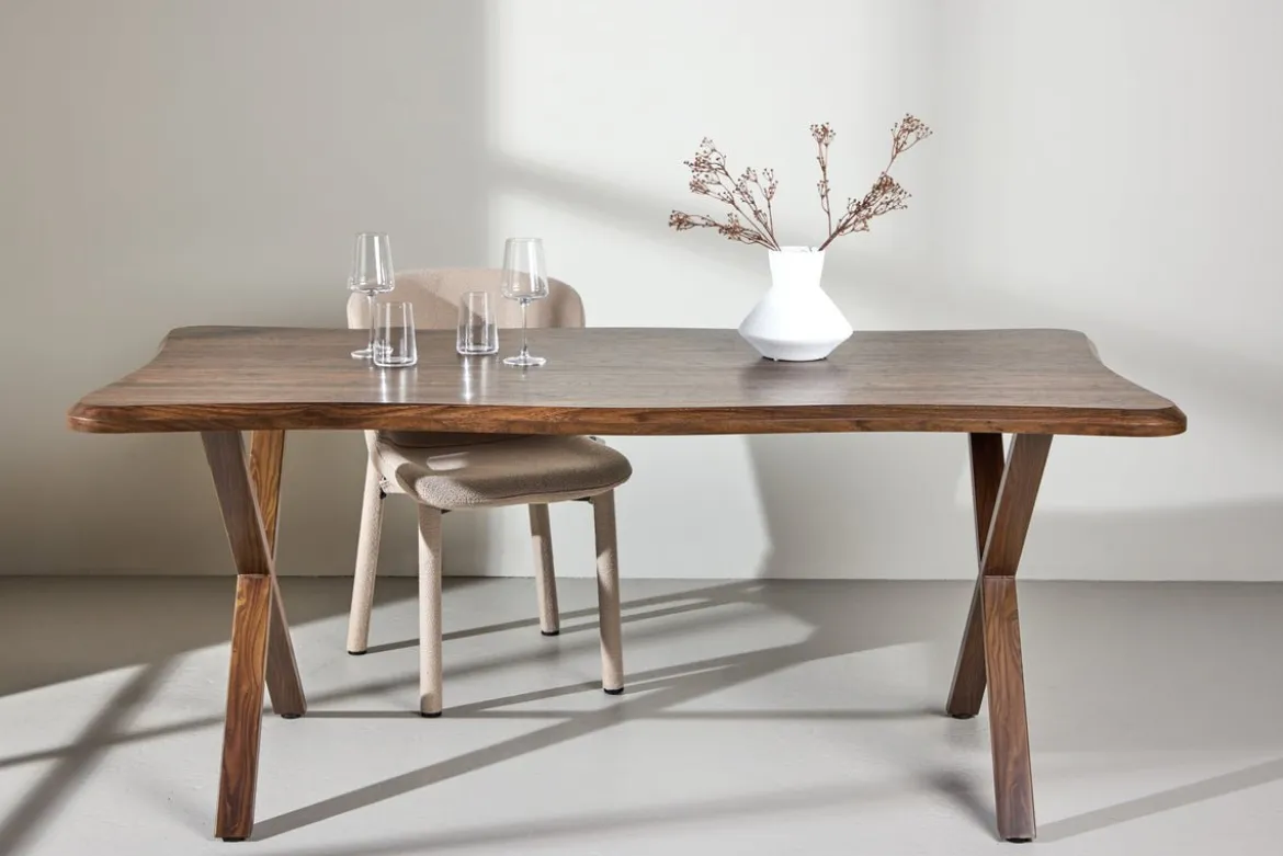 Esstisch Talani - vereint modernes Design mit einer warmen, eleganten Ausstrahlung
