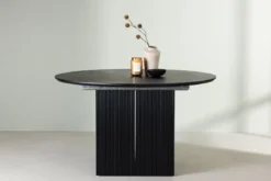Esstisch Te Kaha - in eleganter, zeitloser Optik
