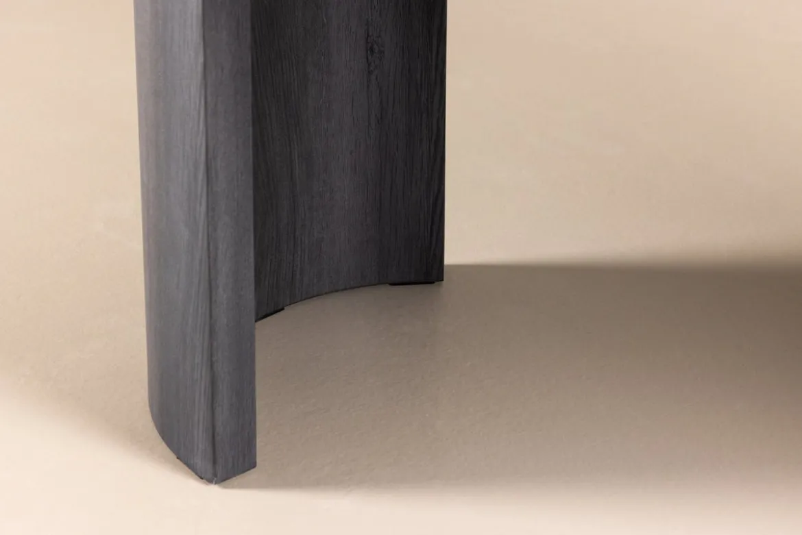 Esstisch Veyla - ein ovaler Esstisch in elegantem Schwarz