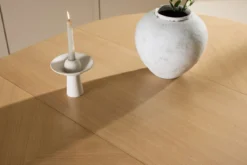 Esstisch Zephyr - die perfekte Balance zwischen Funktionalität und Stil