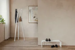 Garderobe Charles – Minimalistischer Dielenständer aus Stahl