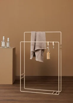 Garderobe/Handtuchhalter Delaya – Minimalistisches Design aus Metall