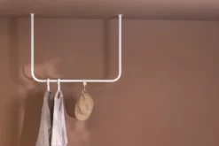 Garderobe/Kleiderstange Enio – Abgerundetes Design mit Deckenmontage