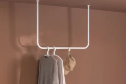 Garderobe/Kleiderstange Enio – Abgerundetes Design mit Deckenmontage