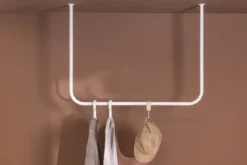 Garderobe/Kleiderstange Enio – Abgerundetes Design mit Deckenmontage