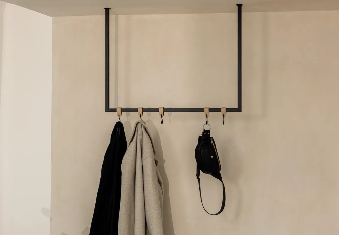 Garderobe/Kleiderstange Rubi – Hängendes Design aus Stahl