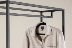 Garderobe Lerano – Offenes Kleiderregal in Schwarz mit Ablagen