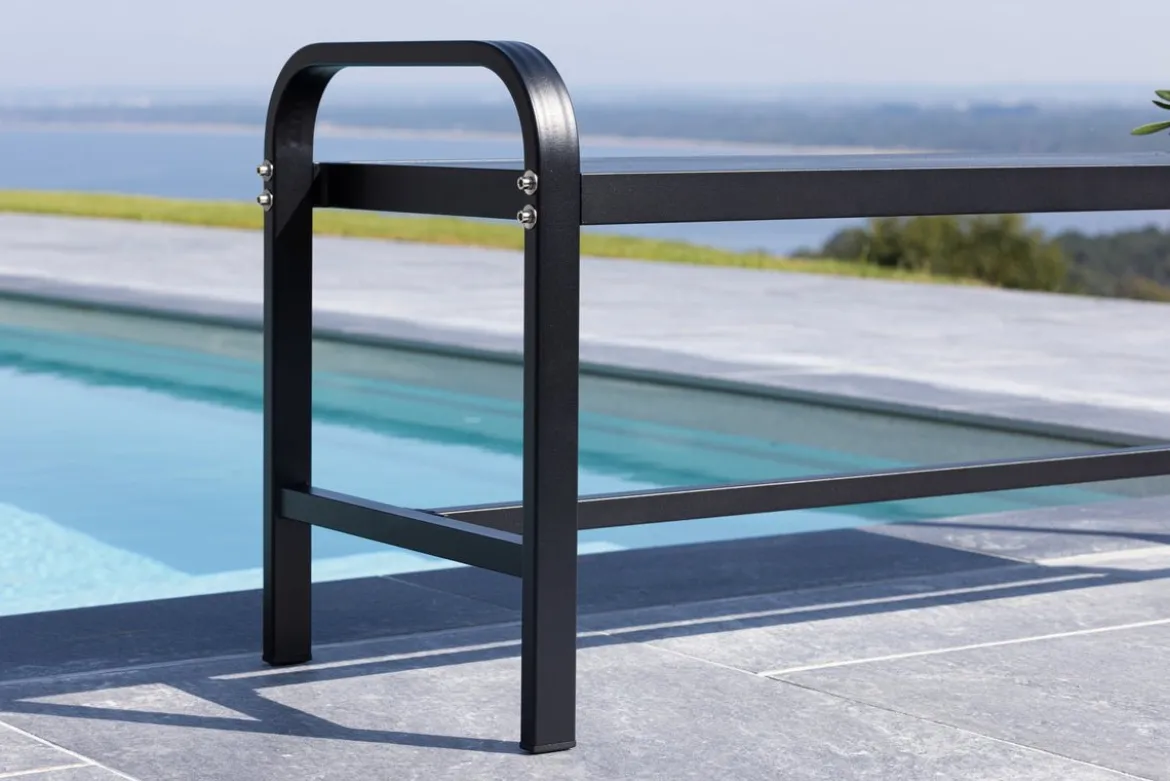 Gartenbank Cäsar - aus robustem, schwarzem Aluminium