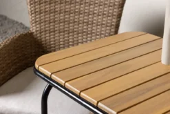 Garten Cafegruppe Rieva – 3-teiliges Gartenmöbel-Set mit Tisch aus Akazie und Stahl