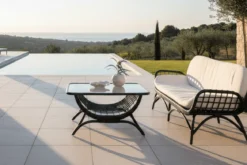 Garten Couchtisch Sarina - Aus Rattan und Glas in Schwarz