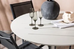 Garten Essgruppe Novira – 5-teiliges Set in Beige/Schwarz
