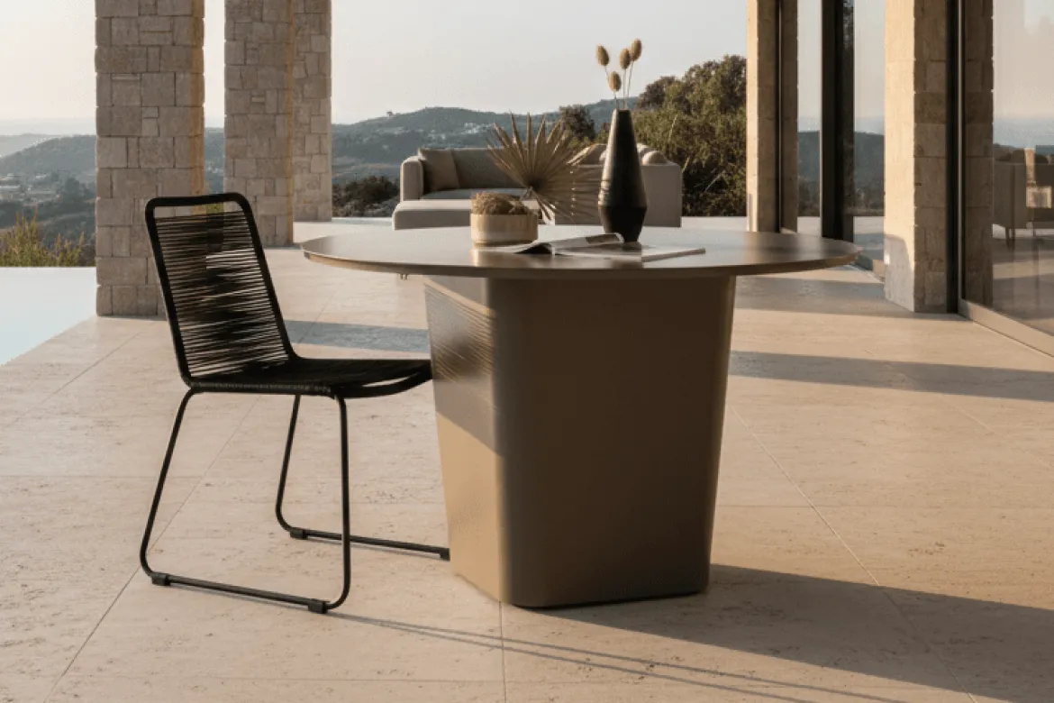 Garten Esstisch Calma - Ø 120cm aus braunem Aluminium