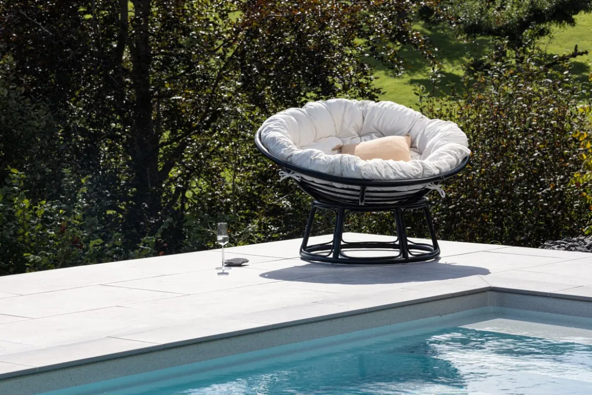 Garten-Loungesessel Bob - aus schwarzem Rattan inklusive Kissen