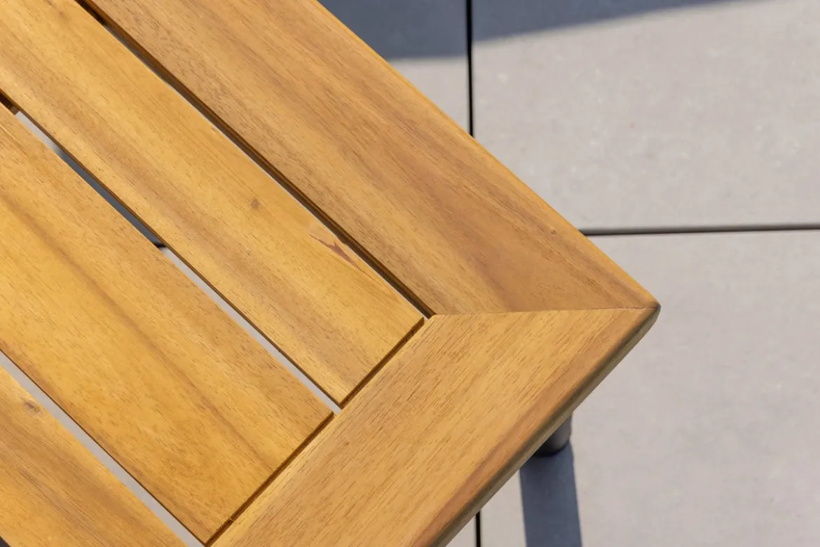 Garten Loungeset Malina – mit Holzdetails, geflochtenem Seil & grauen Kissen