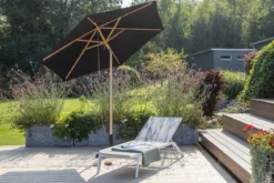 Garten Sonnenschirm Valenza – Ø250 cm in Schwarz oder Weiß