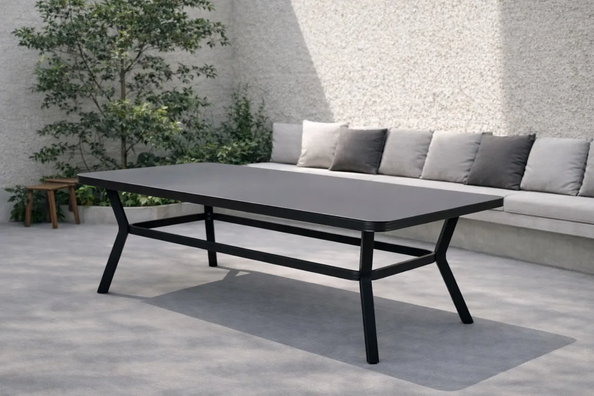 Gartentisch Amaré - Matte Glasplatte auf Aluminiumgestell