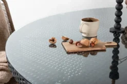 Gartentisch Eluno - das moderne Design schafft eine gemütliche Atmosphäre