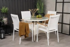 Gartentisch Eluno - das moderne Design schafft eine gemütliche Atmosphäre