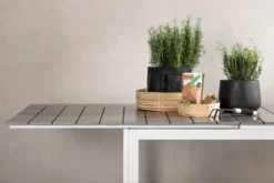 Gartentisch Kairen - perfekt für gesellige Runden im Freien
