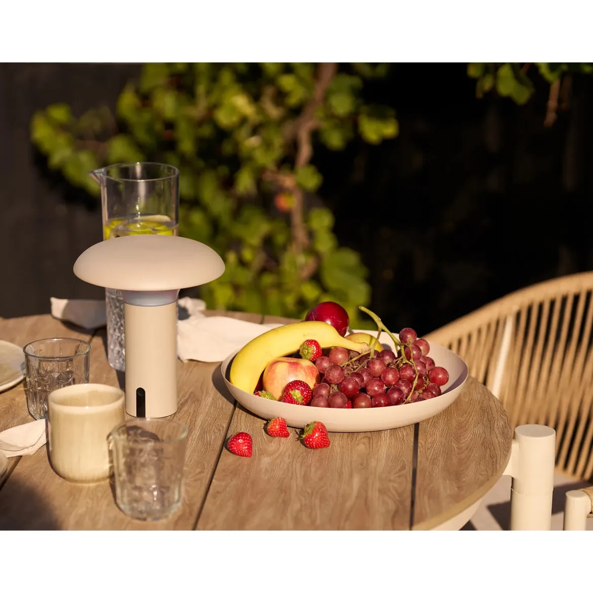 Garten-Tischlampe „Norvara“ – wetterfest für Balkon & Outdoor-Bereich