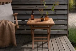 Gartentisch Lino - Quadratischer Café-Tisch aus massivem Teakholz