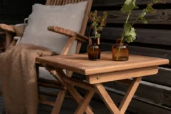 Gartentisch Lino - Quadratischer Café-Tisch aus massivem Teakholz