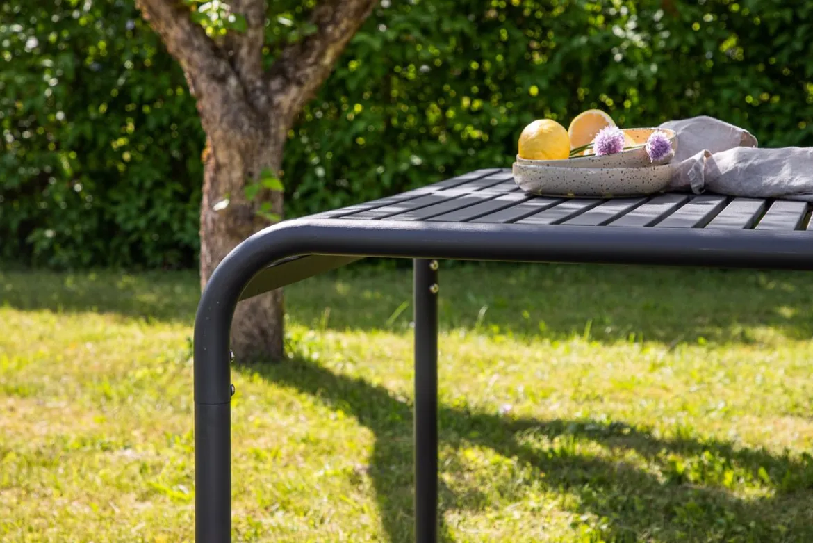 Gartentisch Melura - leicht, robust und wetterbeständig