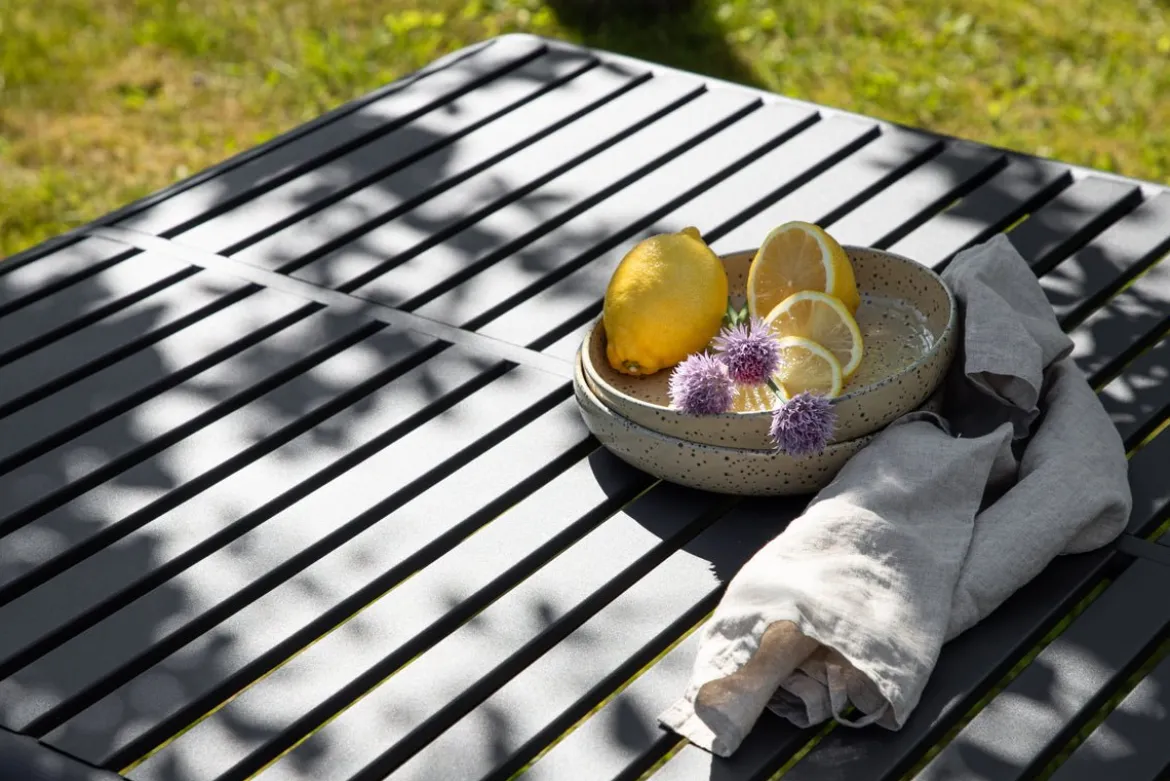 Gartentisch Melura - leicht, robust und wetterbeständig