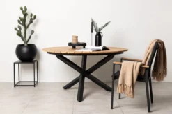 Gartentisch Mirani - ein runder Esstisch aus Metall und Teakholz