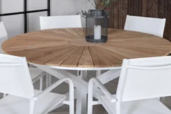 Gartentisch Mirani - ein runder Esstisch aus Metall und Teakholz