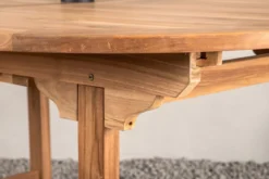 Gartentisch Navira - ein ovaler Esstisch aus Teakholz