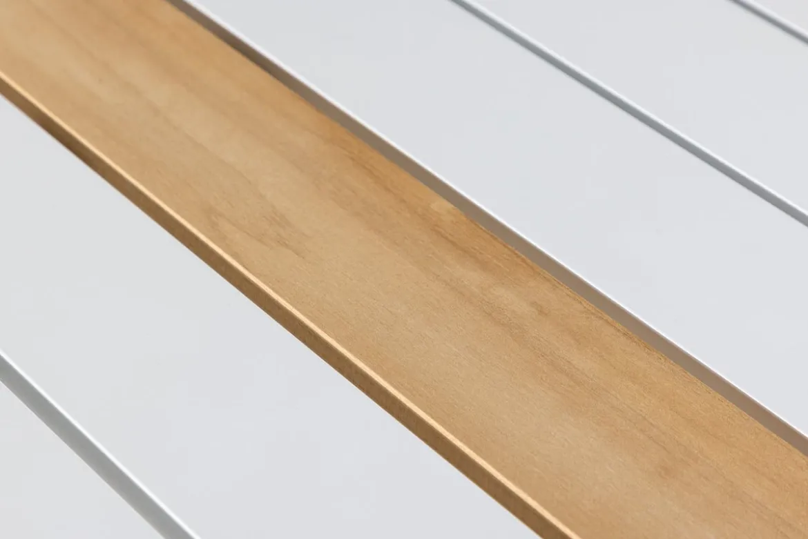 Gartentisch Nuru - Teakholz und Aluminium für Stabilität und Langlebigkeit