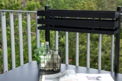 Gartentisch Olava - klappbarer , schwarzer Balkontisch aus Stahl