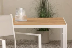 Gartentisch Tareen - eine harmonische Kombination aus Natürlichkeit und Stabilität