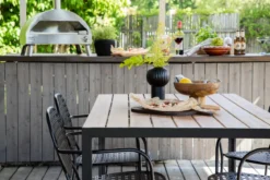 Gartentisch Tareen - eine harmonische Kombination aus Natürlichkeit und Stabilität