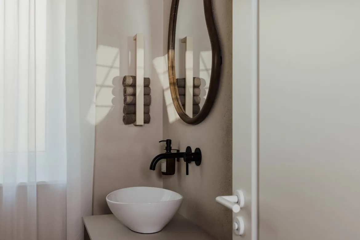Handtuchhalter Nali – minimalistisches Design mit verdeckter Wandmontage