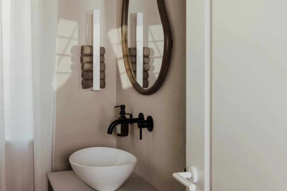 Handtuchhalter Nali – minimalistisches Design mit verdeckter Wandmontage