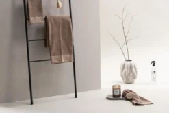 Handtuchleiter / Garderobe Lazaro – Minimalistisches Design in Schwarz