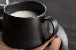 Kaffeetassen Black Swan - 2er-Set aus schwarzem Porzellan