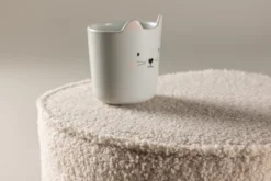 Kinderhocker Luma – Herzförmiger Hocker in Beige