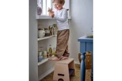 Kinderhocker Nina – Tritthilfe aus Buchenholz für Bad & Küche