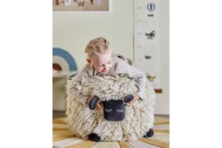 Kinder Sitzhocker Wolki – Kuscheliger Sitzhocker in Schafsoptik